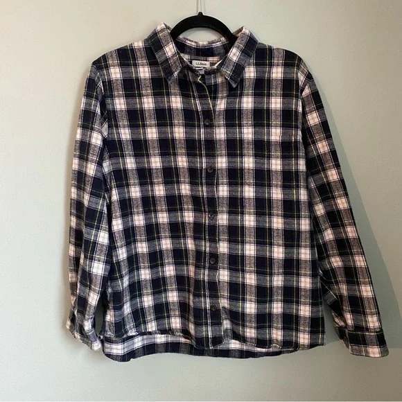 LL Bean Relaxed Fit Cotton Plaid Button Up Shirt - Picture 1 of 5